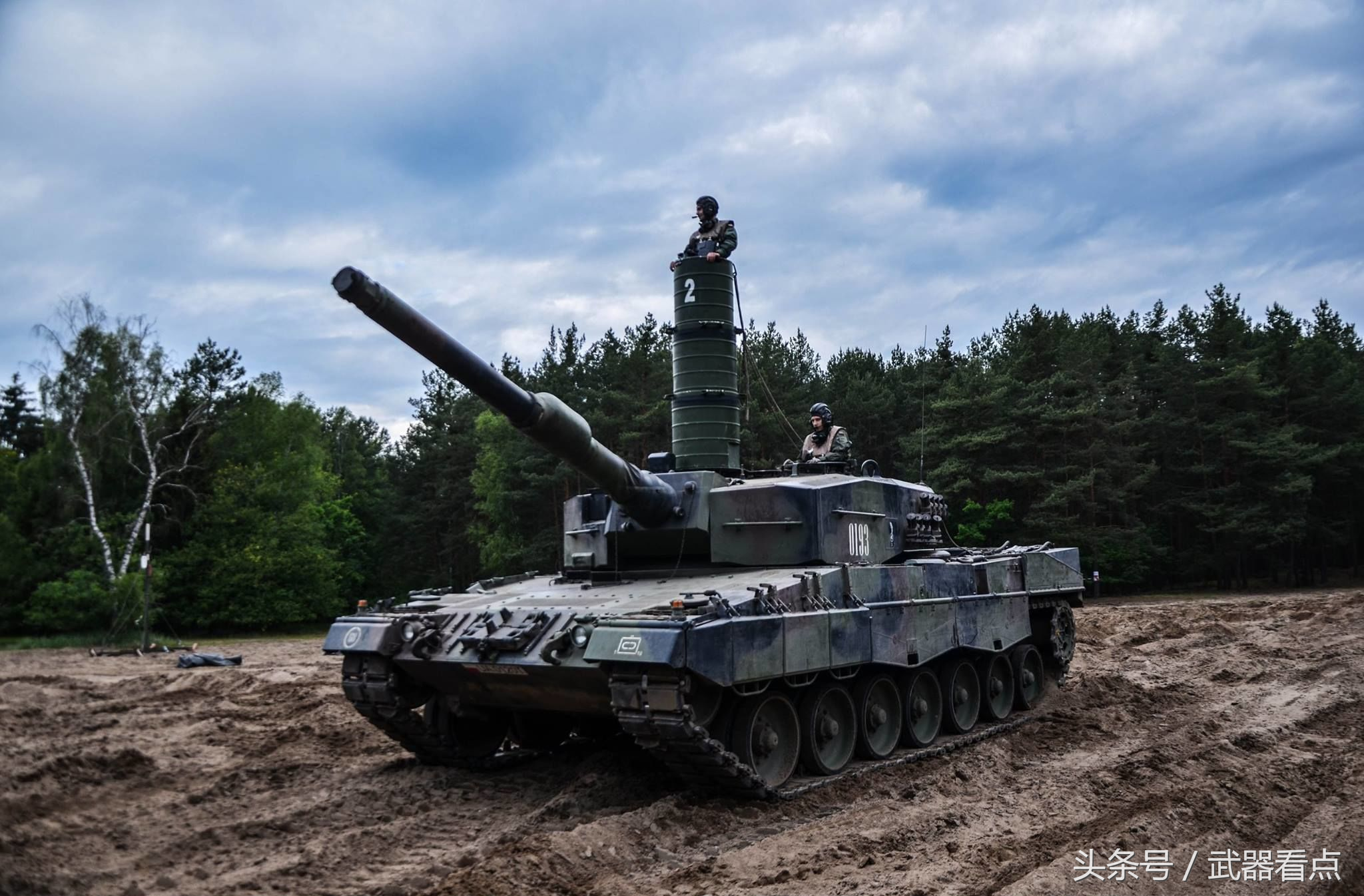 豹2主战图片