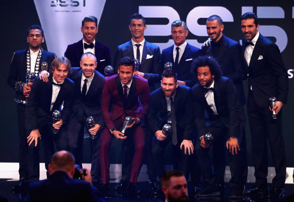 颁奖典礼上,除去世界足球先生外,包括fifa最佳阵容,最佳男足教练
