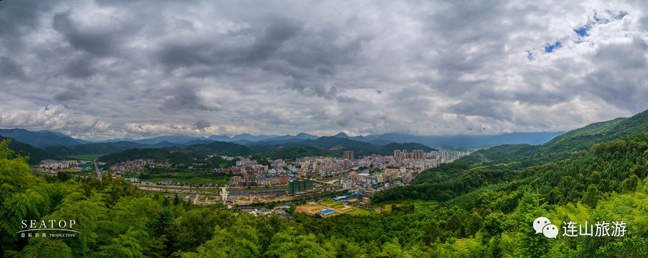 中的一道点缀,雾雨天气时,更犹如画中仙境,是连山县城的一道亮丽风景