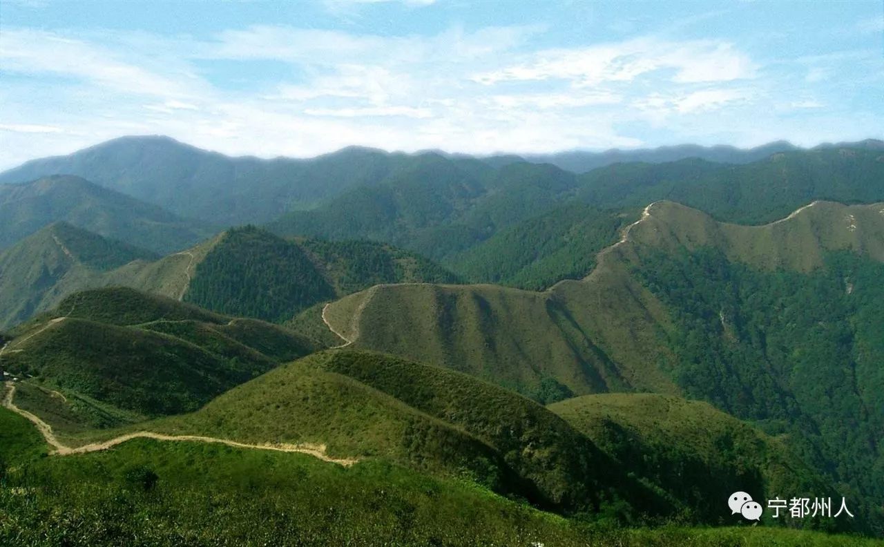 雩山山脉图片