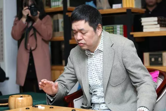 最终韩国人工智能围棋狗石子旋风战败中国第一个世界围棋冠军马晓春