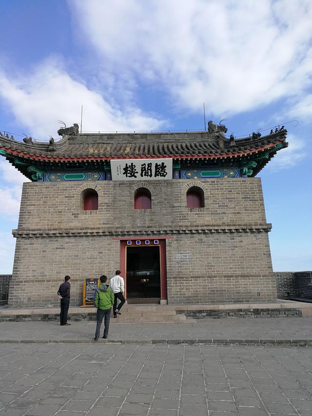 历史 正文天下 里,有一幅古建复原图,向人们展示站当时山海关