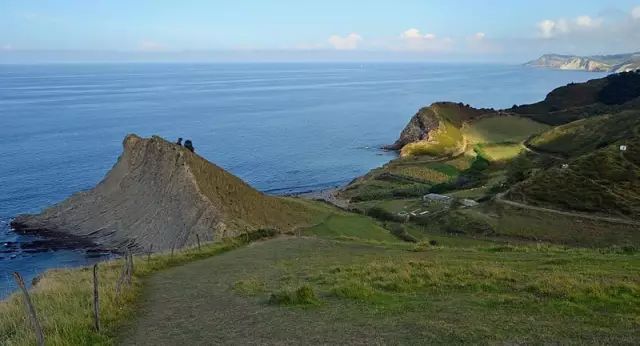 擠在比斯開灣和巴斯克山脈,包括mutriku,deba,zumaia,地質公園的13