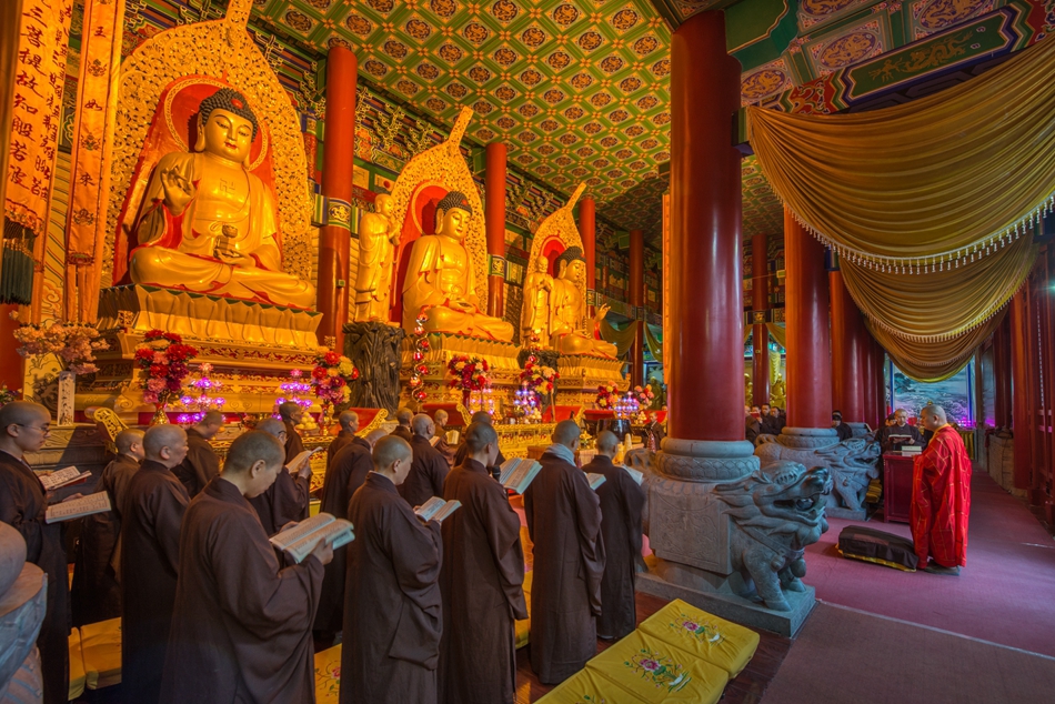 全国从古至今唯一以供奉燃灯古佛为主的佛教道场西峡寺山燃灯寺