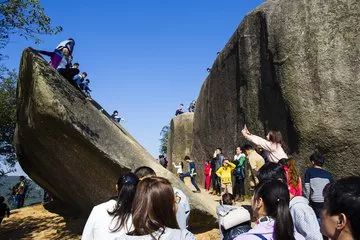 登山路線登羊台山大致分3個方向:北面石巖,南面西麗和東面龍華,其中