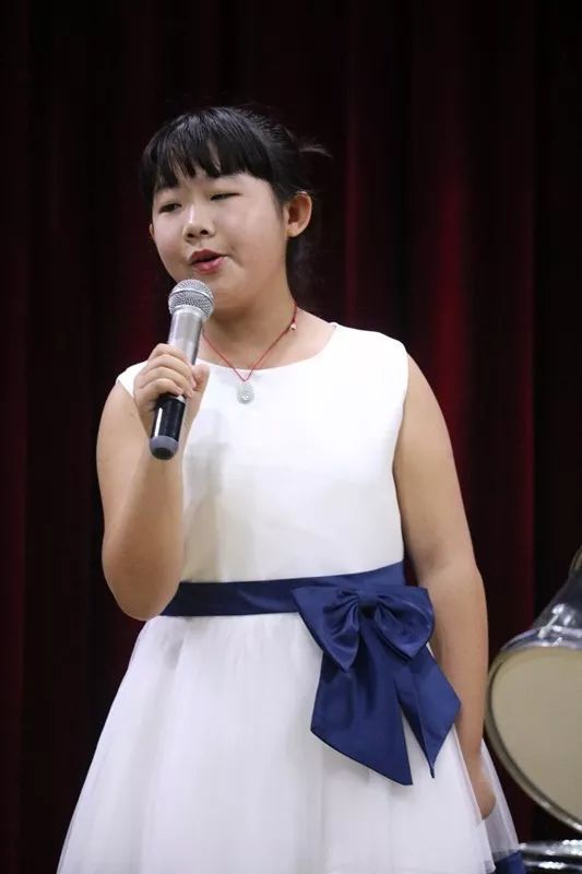 考级少儿声乐五级在中心学习声乐五年女,11岁,小学六年级徐博雅▽