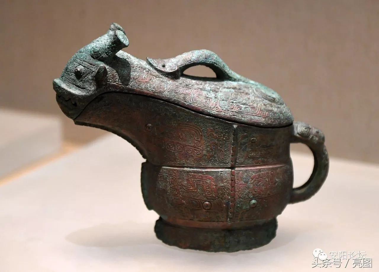 亮图中国历史上第一女将军殷商王后妇好墓出土的珍贵文物