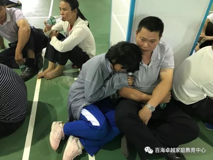 分享鱼窝头中学首次亲子课堂感动全场