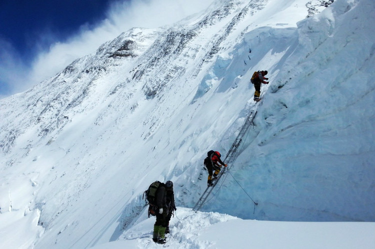 为什么登珠穆朗玛峰都是从尼泊尔而不是从中国