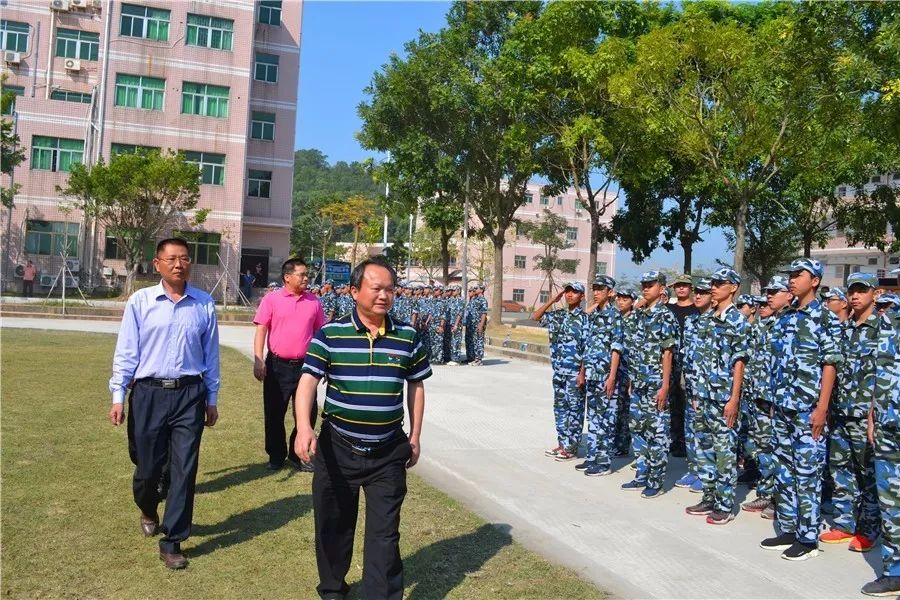 广东惠阳高级中学校服图片