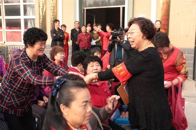 今晚播出旅顺广播电视台走进羊头洼村连心送欢乐活动