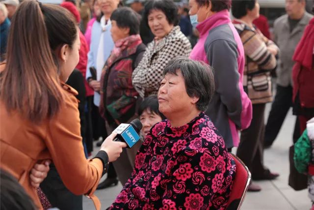 今晚播出旅顺广播电视台走进羊头洼村连心送欢乐活动