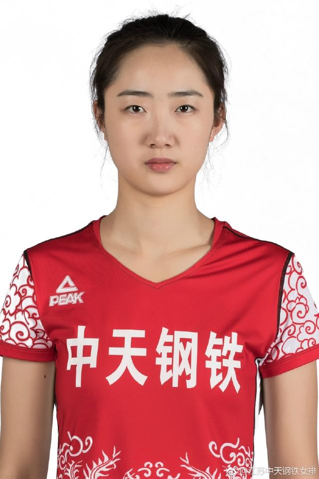 入选了国家队集训名单,江苏女排主力副攻王辰玥.