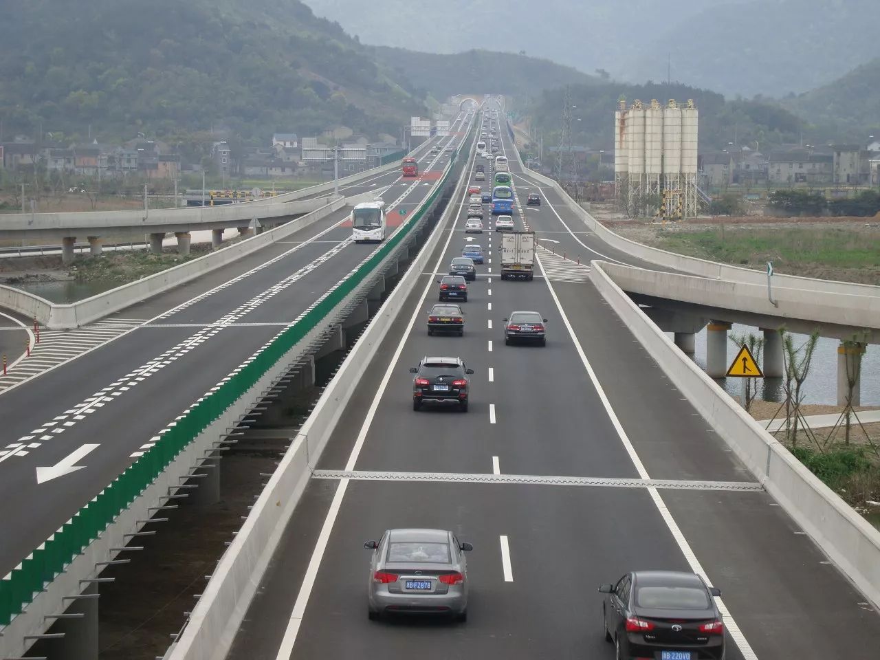 汽车 正文 因s19甬台温复线象山港大桥及接线高速公路角洞岙隧道荧光