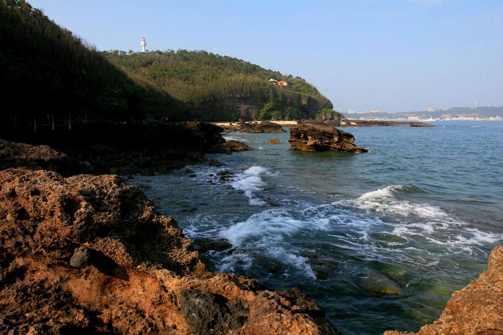 翁臺,火山口遺址,龍宮探奇,藏龜洞,賊佬洞,百獸鬧海,海蝕拱橋,月亮灣