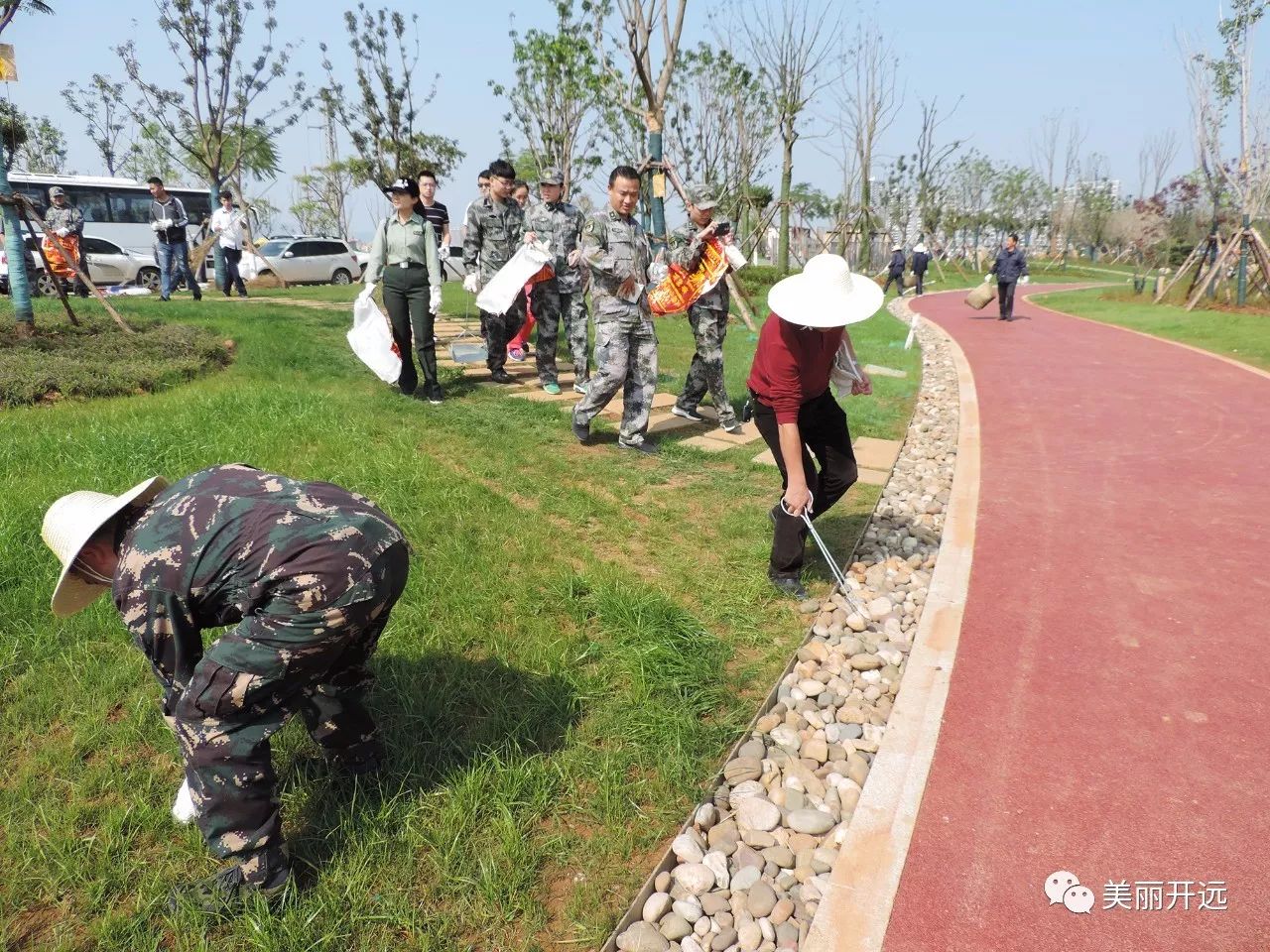 【迎州慶 · 我和開遠】陣勢大,力量足!清潔城鄉環境,喜迎州慶