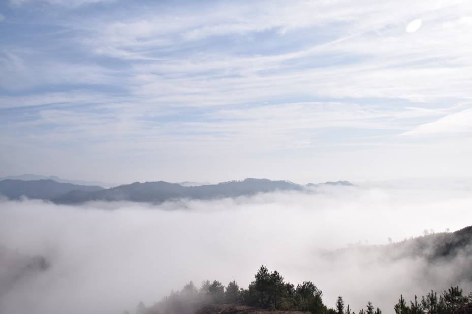 雩山山脉图片