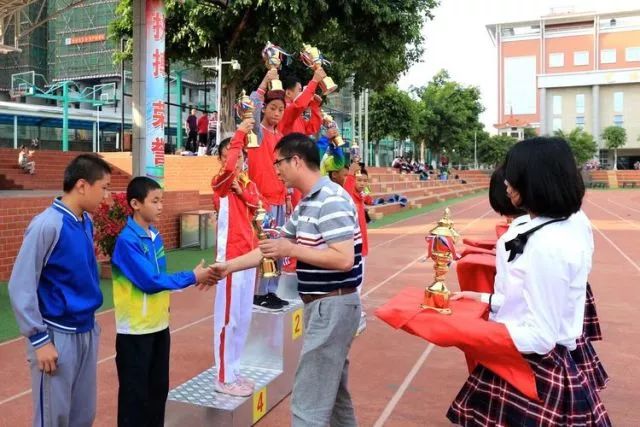 侨英小学校歌图片