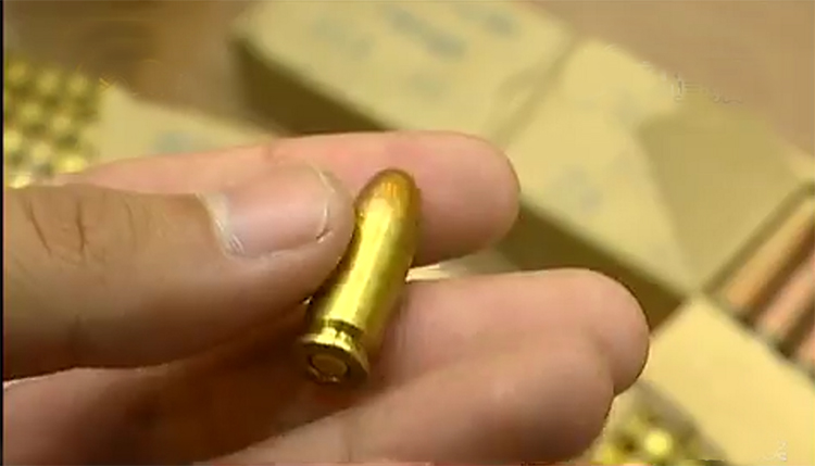 胆肥:济南一蟊贼家中竟然私藏352发制式子弹