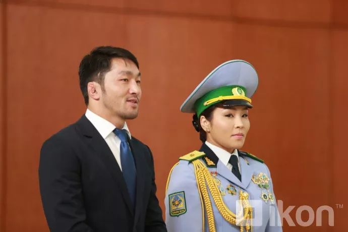 蒙古总统为道苏米雅颁发劳动英雄勋章