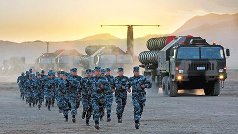 中国空军地空导弹兵某旅副旅长李欣宇说,这个课目实际上是一个多方向