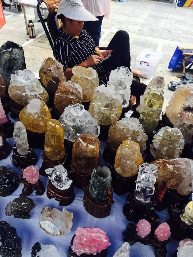 扒一扒中国最大水晶市场大集上的奇珍异宝有新发现哦!