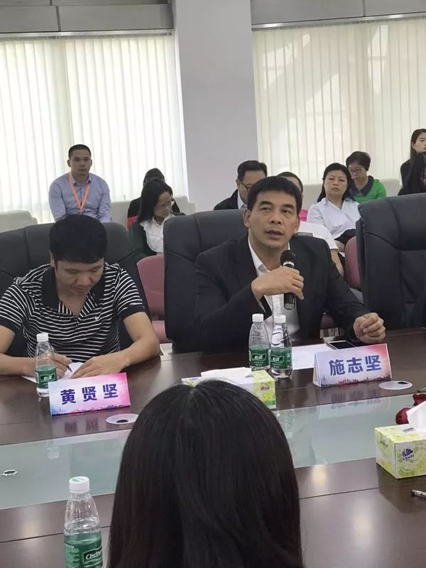 商会许建成会长带来最新的欧洲资讯和环境深圳市鞋业商会会长 陈小鸣