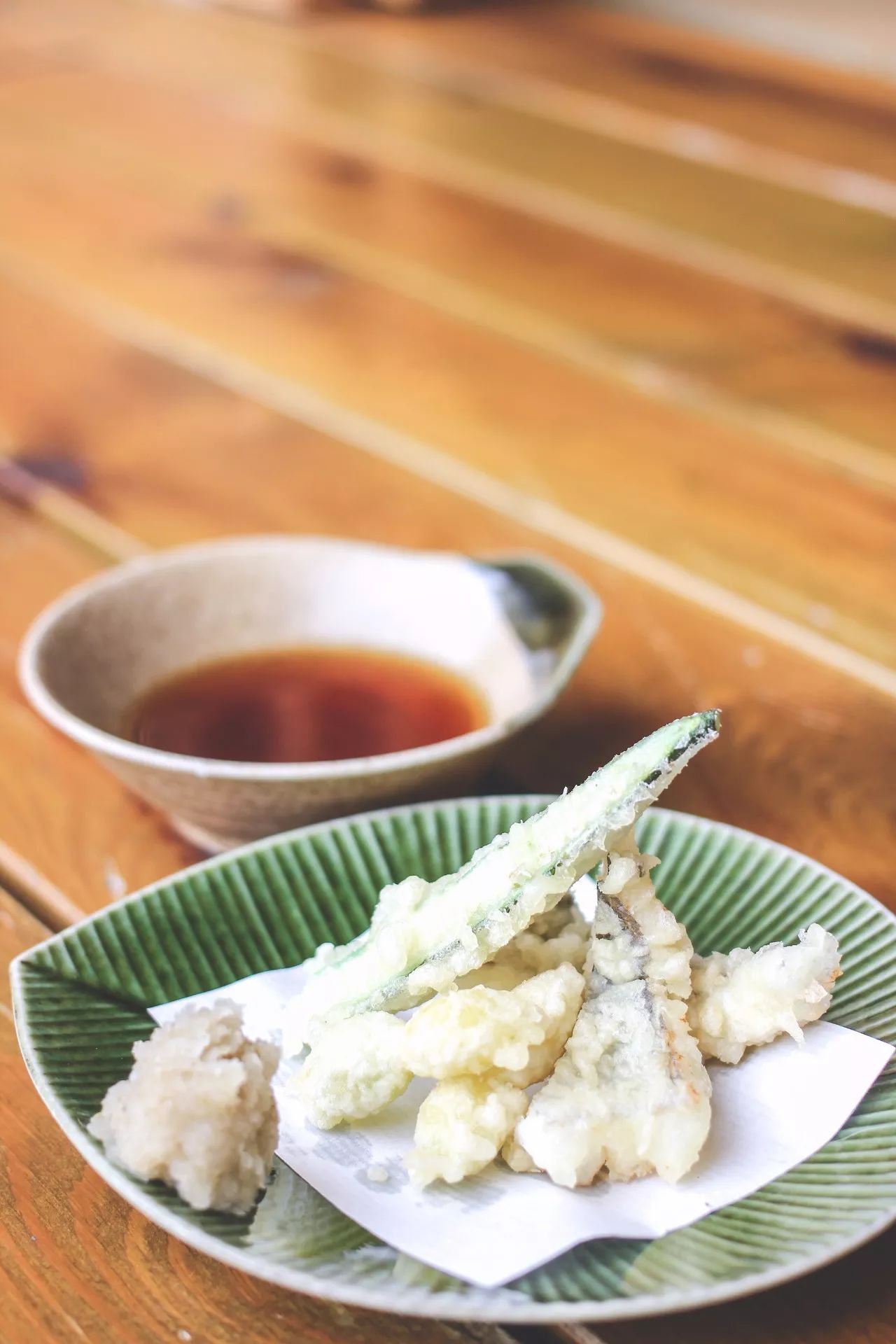 接下來該品嚐燒物 一顆杏幹配上甘鯛(也就是馬頭魚),魚