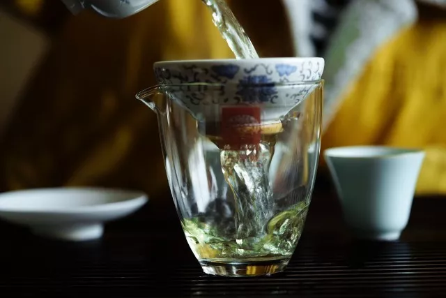 普洱茶汤上像层"油"一样的漂浮物是什么?