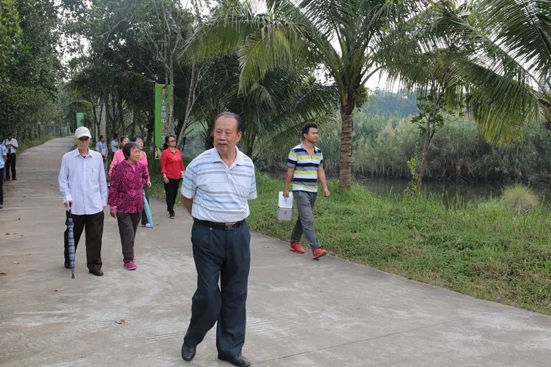 活动最后,老干部们参观了琼中县白鹭湖旅游度假区项目.