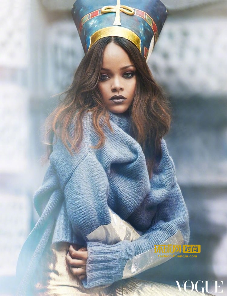 rihanna 变身埃及王后