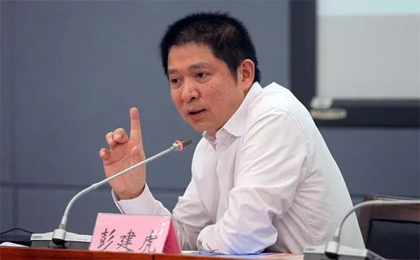 彭建虎,彭俊珩父子 套现额:48亿元去年下半年,文炳荣通过转让上市