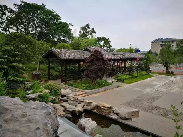 玉山的各色公園有著不同特色的景觀ardens:公園g▲步行街▲七里街開開