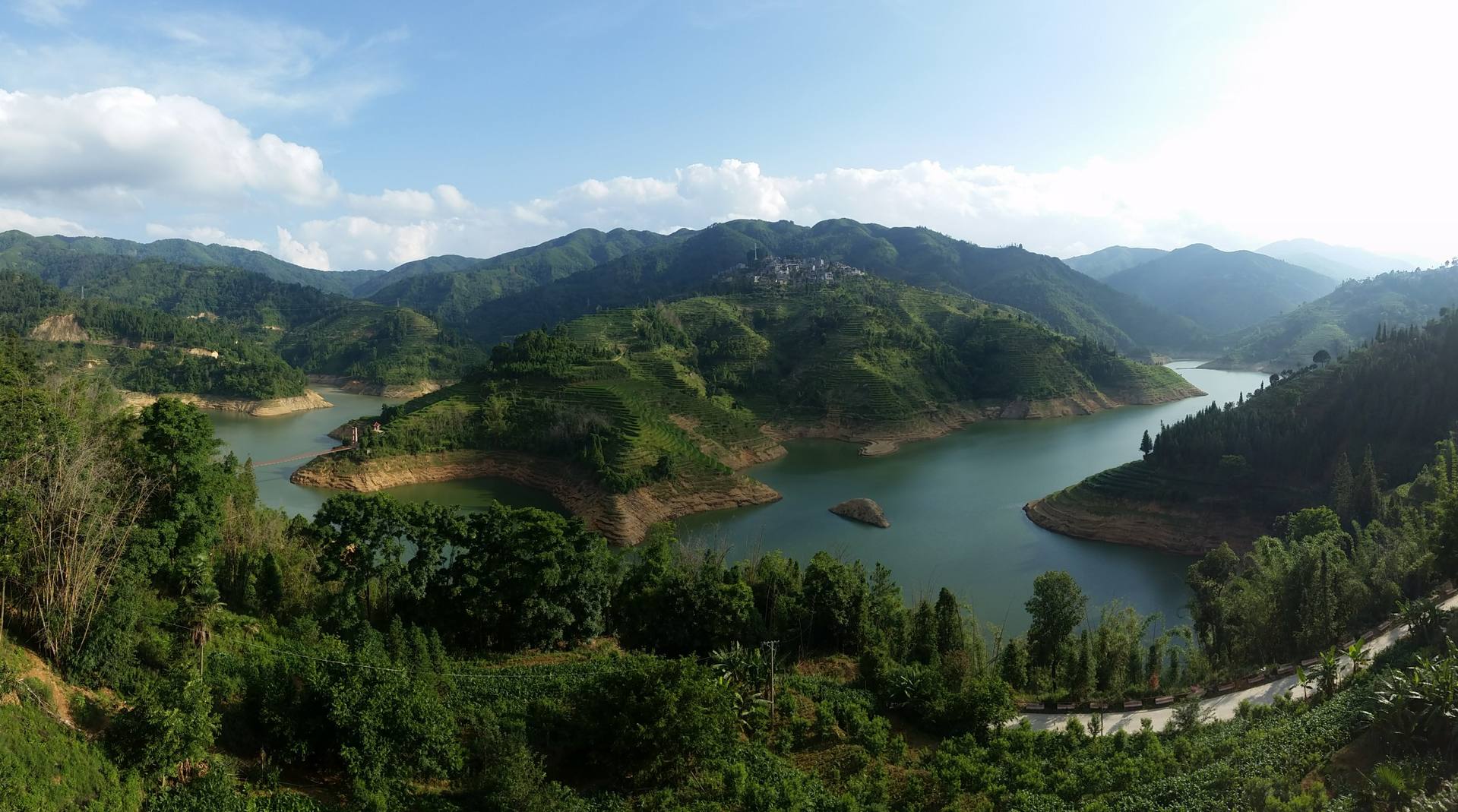 州庆献礼丨红河县:谁不说我家乡美,提升人居环境,推进城乡建设