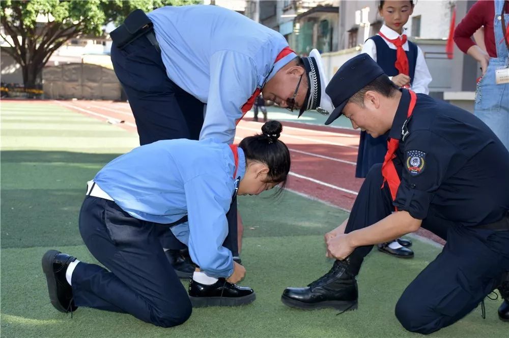 荔城二小|交通安全进校园,小小交警做表率!