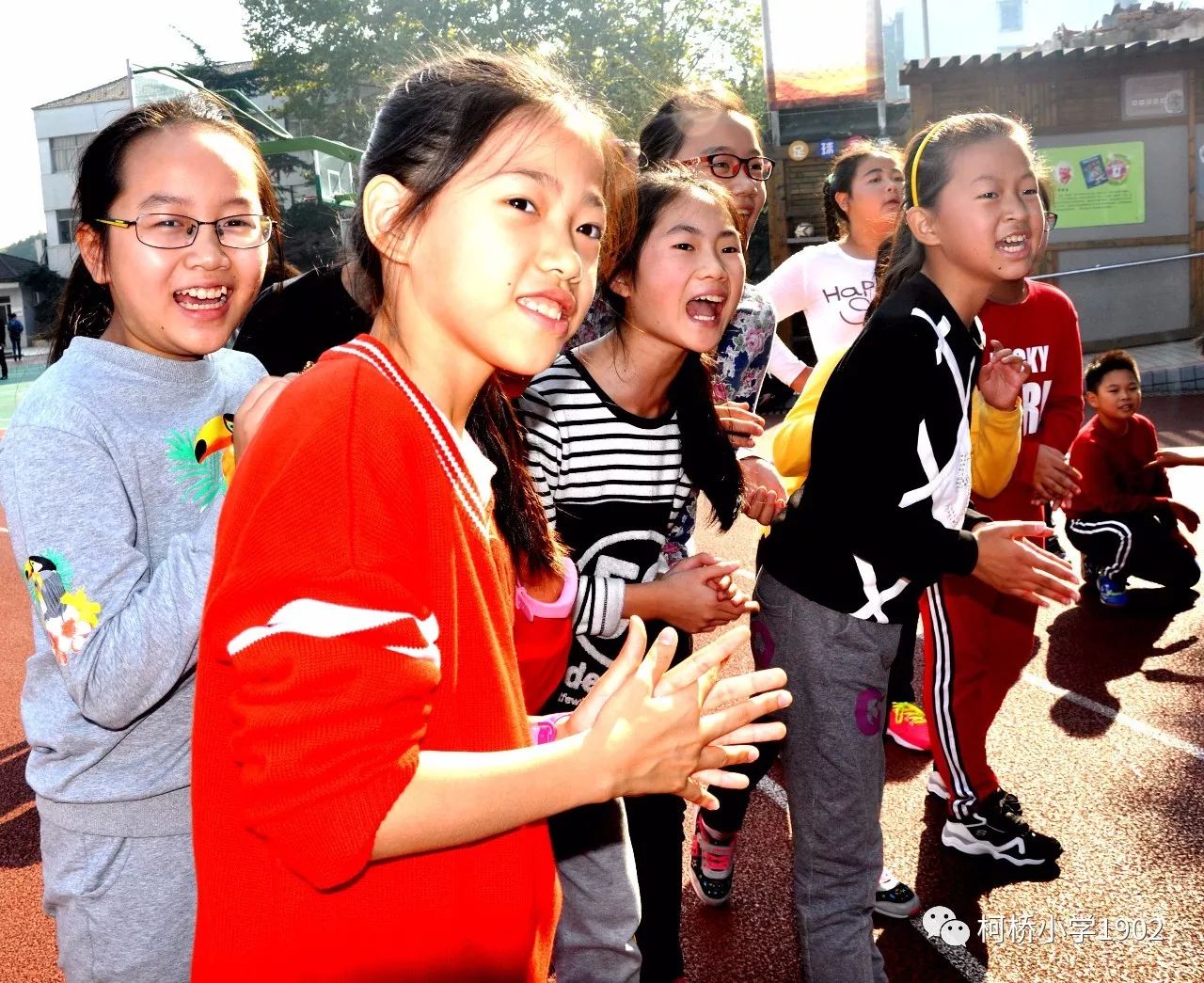 2017年柯桥小学秋季阳光体育运动会 1805名孩子人人上(4—6次)赛场