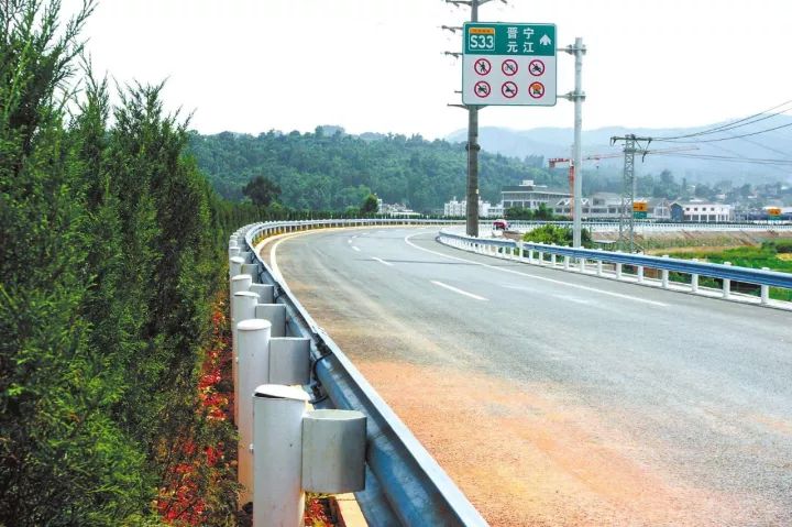 嵩昆高速公路图片
