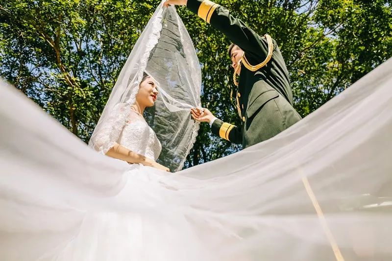 軍戀|兵哥哥的這組軍營婚紗照太招人嫉妒!