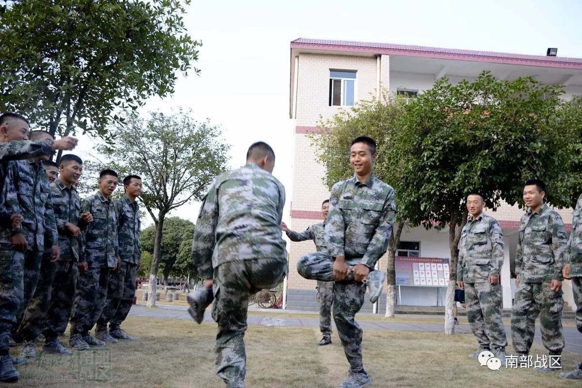 第75集團軍某旅新兵連開展十小活動