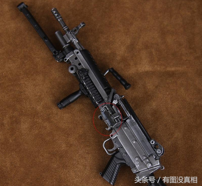 如何辨識m249和mk48機槍?看這個地方就夠了