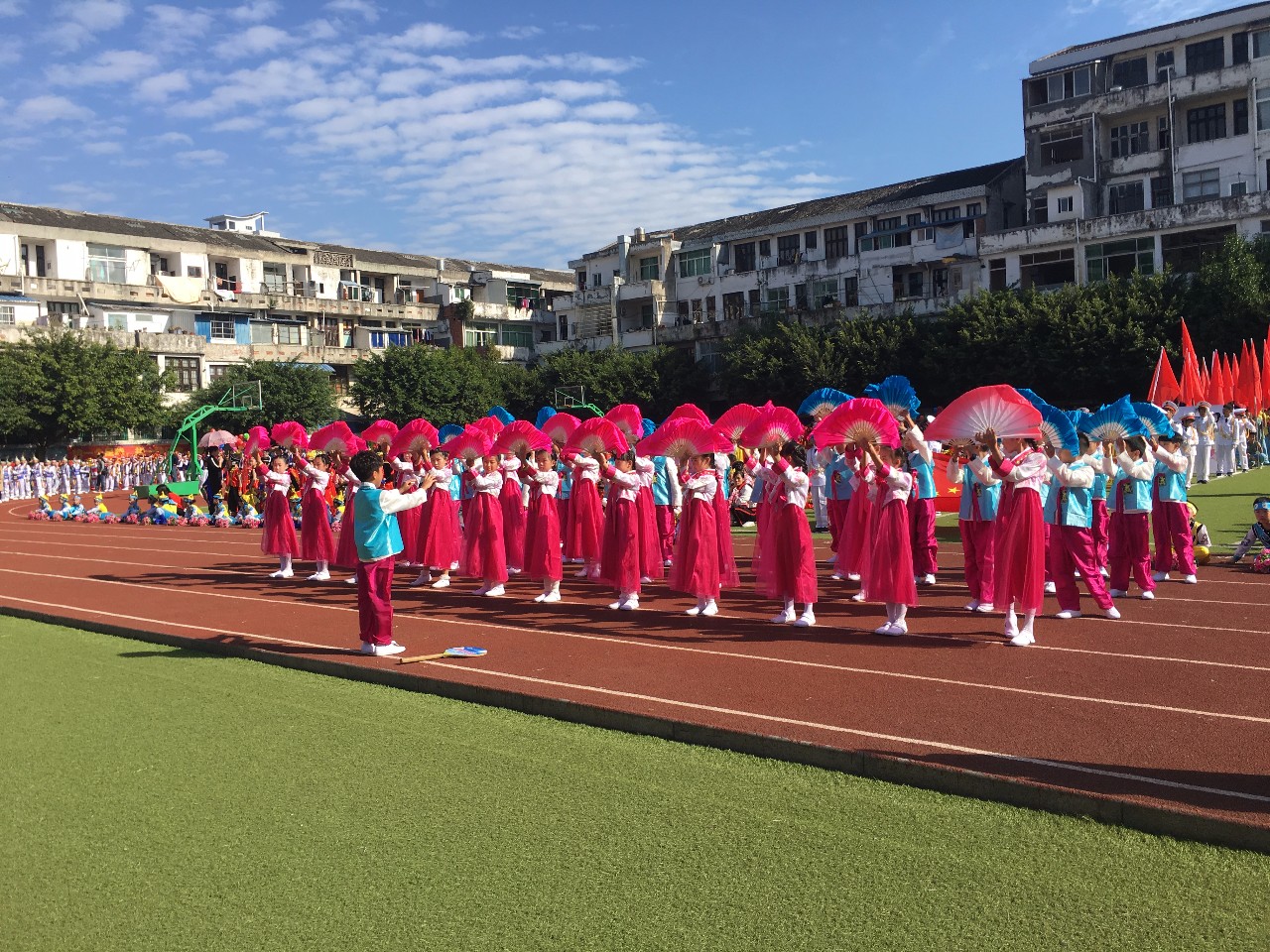 榕园盛况绚丽民族风韵动我同行龙港四小第17届校园运动会开幕式