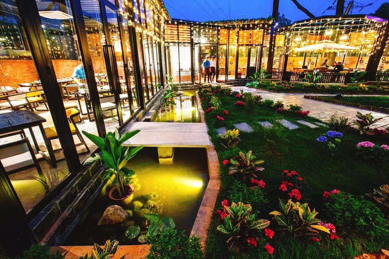 昆明城中2000m美仑美奂的庭院餐厅!