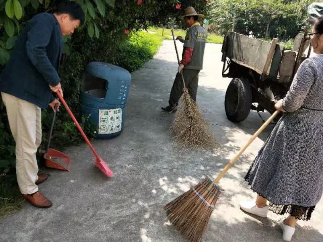 正果鎮仙村鎮團委發動了到仙村鎮竹園村開展義務勞動,其中參與活動的