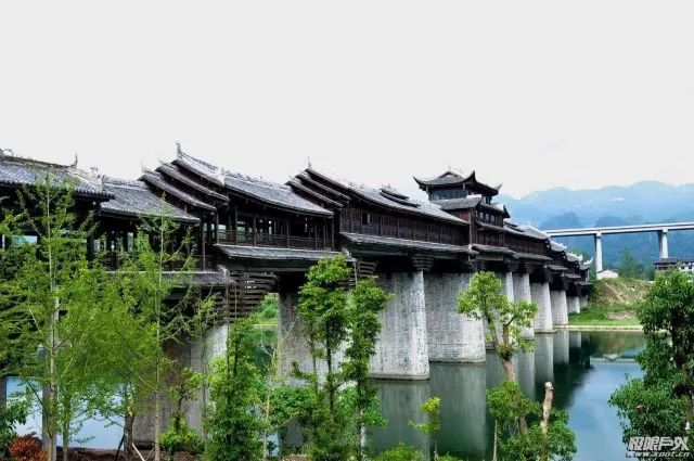 土家吊腳樓群,古鎮道德碑,古鎮風雨橋特色建築景區毗鄰濯水古鎮,亞洲