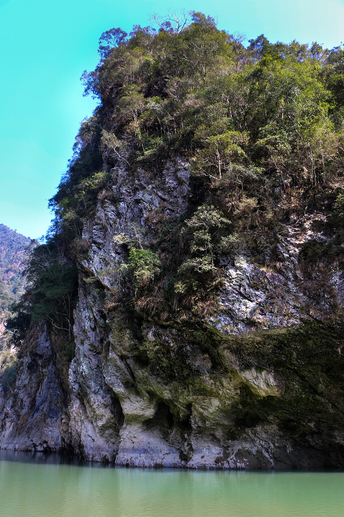 專家介紹說,公園位於羅霄山脈南北向核心構造帶南東端,與遂川-撫州