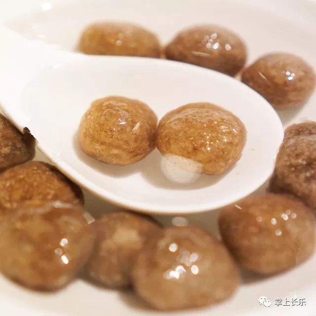 粉包湯 做法材 料藕粉,花生,梅舌,芝麻,蔥,白糖