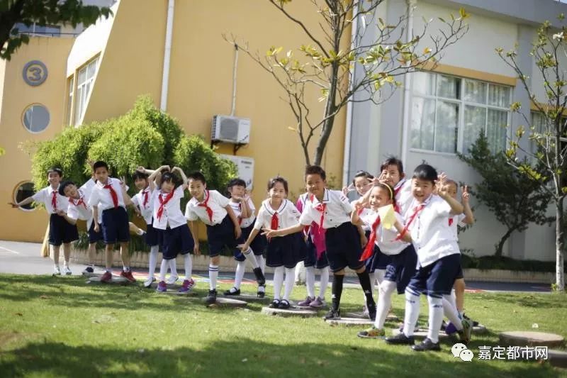 顛覆你的想象嘉定16所學校高顏值校服曝光看了都想回去讀書