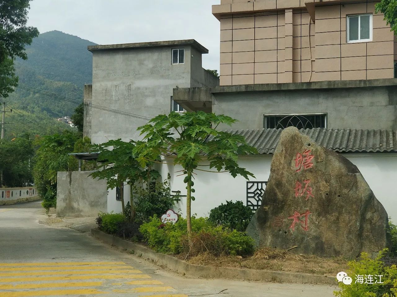 對塘坂村龍樹自然村路邊滑坡點進行整治,港裡大橋往塘