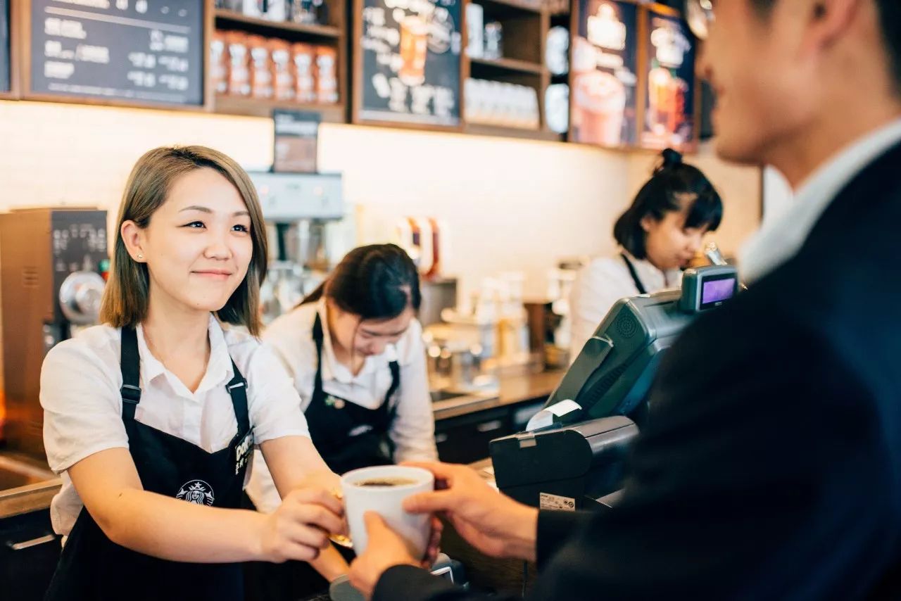 星巴克店员图片