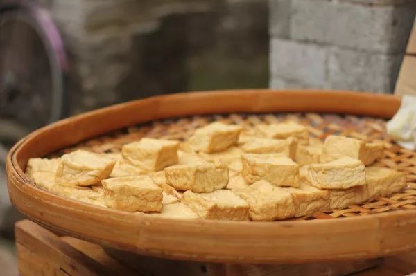 游浆豆腐到过邵武市和平镇旅游的朋友,无一例外会想到当地的特色小吃